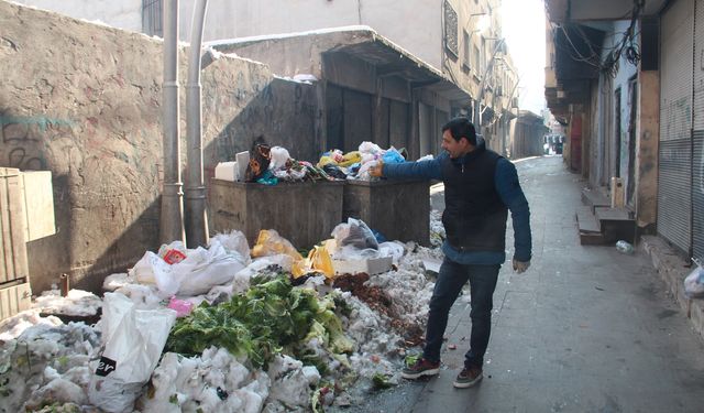 Batman'da çöp tepkisi: Mahalle sakinleri belediyeden temizlik bekliyor