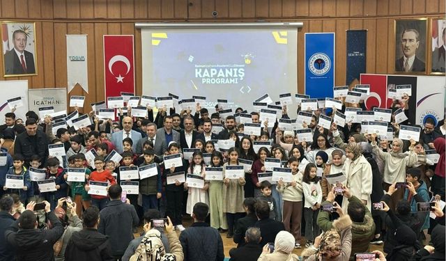 Batman’da Teknoloji Rüzgarı: İcathane Akademi Güz Dönemi Sertifikalarla Taçlandı