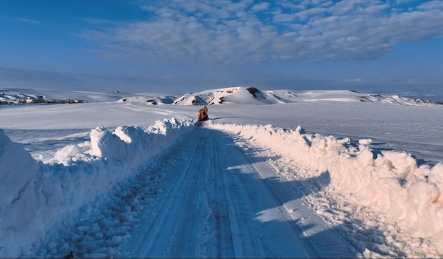 Batman’da Yoğun Kar Yağışı Nedeniyle Kapanan Tüm Köy Yolları Ulaşıma Açıldı