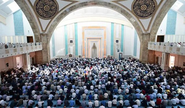 Cuma hutbesi: Dünya ve ahiretin huzuru namaz