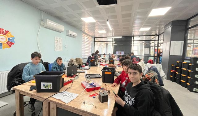Deneyap Atölyesinde Geleceğin Mucitleri Yetişiyor