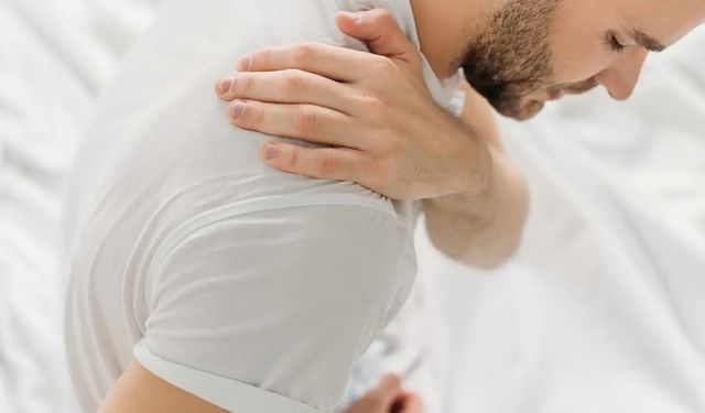 Dr. Gökşenoğlu: Donuk omuz kalıcı hareket kısıtlılığına yol açabilir