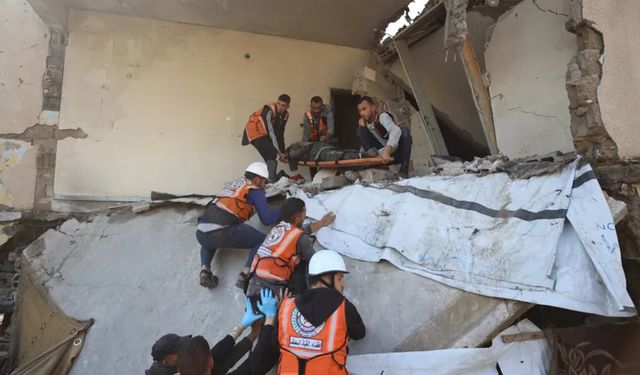 Gazze'de can kaybı 71 bin 550'ye yükseldi