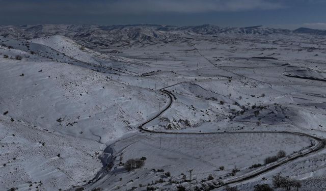 Hasankeyf'te kardan kapanan tüm köy yolları açıldı