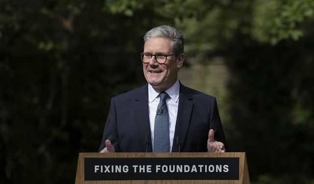 İngiltere, ABD'nin tehditlerine rağmen Grönland konusunda geri adım atmayacağını belirtti