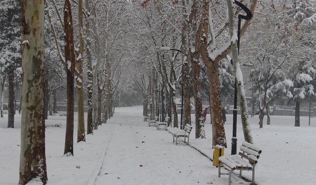 Meteoroloji'den kuvvetli yağış, fırtına ve çığ uyarısı