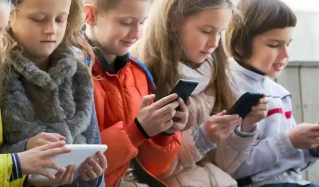 Sosyal medyaya yaş sınırı bir yasak değil, koruma önlemidir