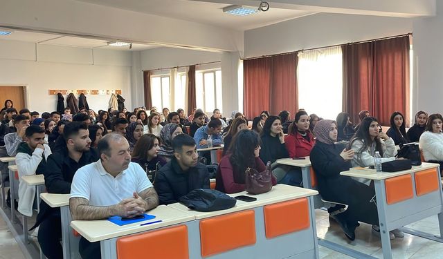 Batman Üniversitesi Mimarlık Öğrencilerine Aile Eğitim Programı
