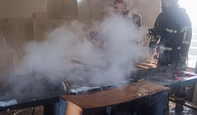 Batman'da mobilya atölyesinde yangın
