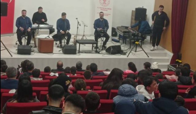 Beşiri’de Grup Mevlana Gönülleri Fethetti