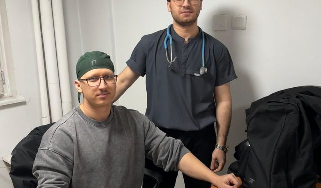 İluh Devlet Hastanesi’nde İkiz Doktorlar Omuz Omuza Nöbette