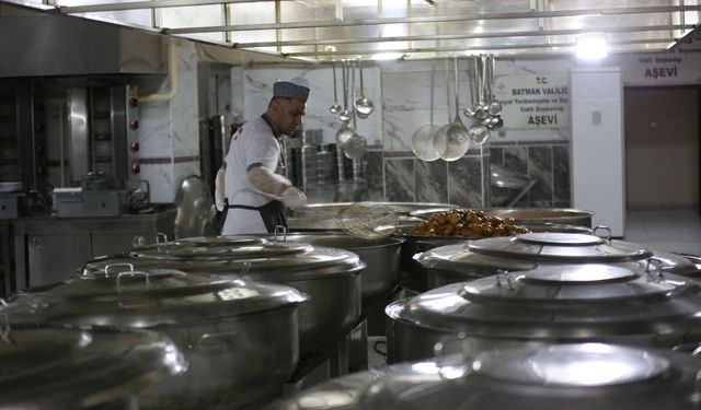 Batman Aşeviyle Her Gün 2 Bin 542 Kişiye Sıcak İftar