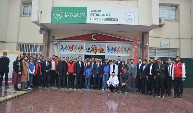 Bakan Yardımcısı Eminoğlu Petrolkent’te Gençleri Dinledi