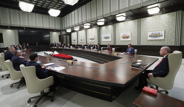 Cumhurbaşkanlığı Kabinesi bugün toplanıyor: Gündemde savaş ve ekonomi var