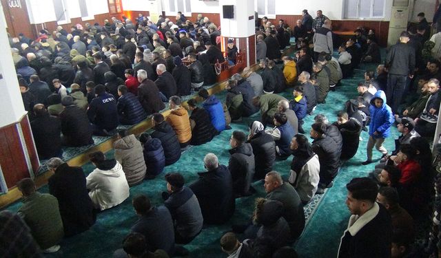 Gaziantep'te bayram namazı coşkusu: Camiler dolup taştı