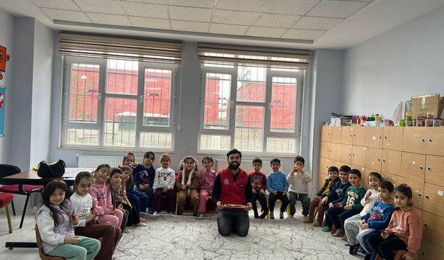 Gençlik Merkezlerinden İlkokullara Ramazan Sürprizi