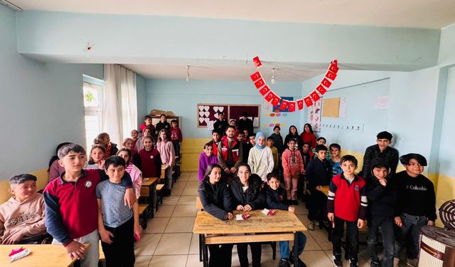 Kozluk’ta Öğrencilere “Akran Zorbalığı” Eğitimi