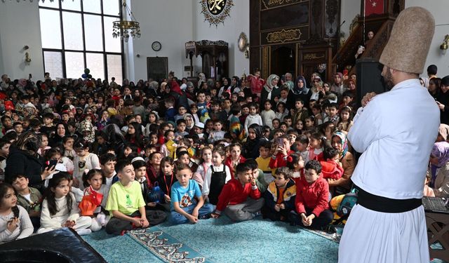 Malatya'da Ramazan şenliğinde cami çocukların neşesiyle doldu