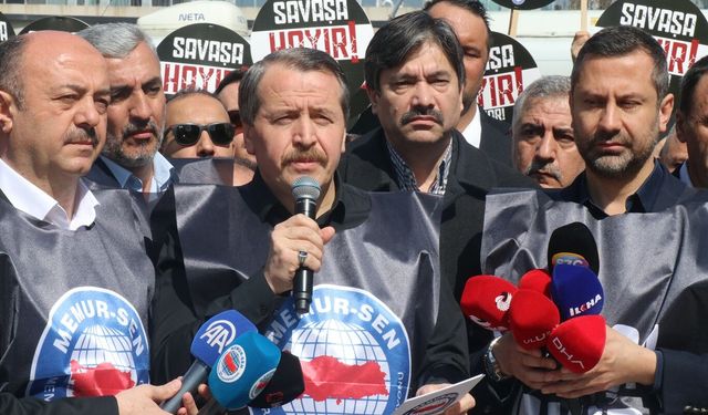 Memur-Sen'den ABD Büyükelçiliği önünde 'Savaşa Hayır' eylemi