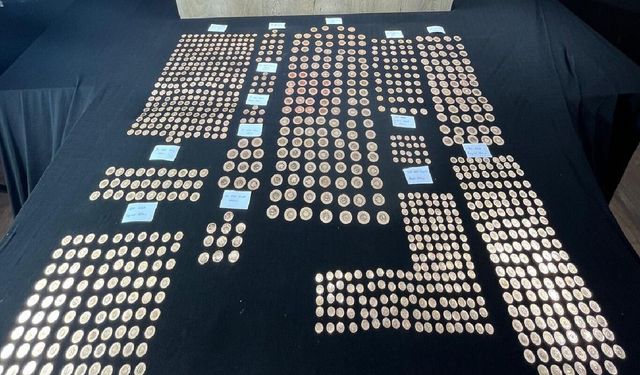 Piyasaya sürülmek istenen 977 parça sahte altın ele geçirildi