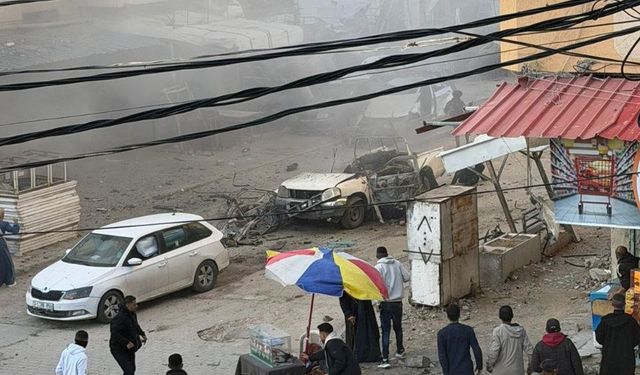 Siyonist rejim Gazze'de polis aracını vurdu: 3 şehit