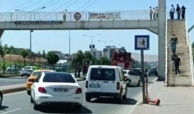 Üst Geçitten Beton Zemine Düştü