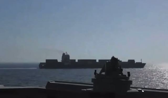 ABD, İran gemisini vurdu: Ateşkes fiilen çöktü