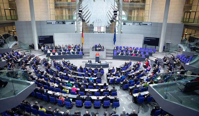 Almanya'dan Rusya'ya Siber Saldırı Suçlaması: 300 Siyasetçinin Telefonu Hacklendi