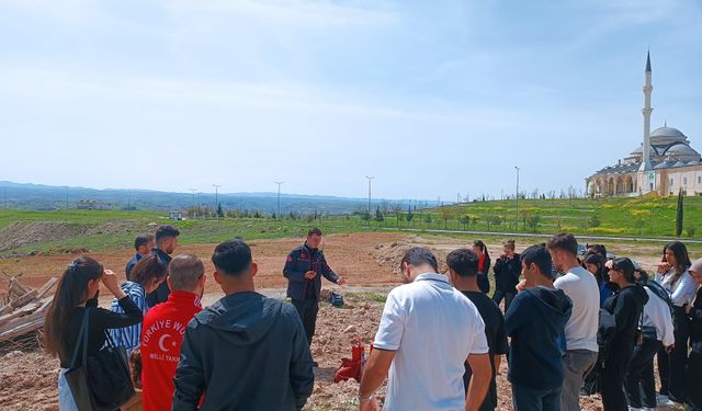 Batman Üniversitesi Öğrencilerine Yangın Güvenliği Eğitimi