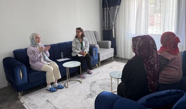 Beşiri’de Sağlıklı Gelecek İçin Ev Ev Ziyaret: Aşı Haftası’nda Anne Adaylarına Özel Eğitim