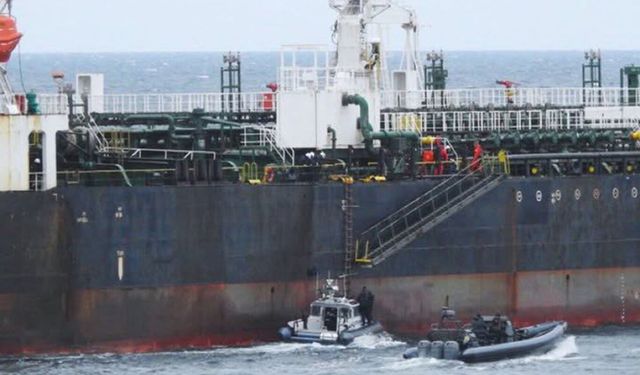 İsveç Baltık Denizi'nde Rusya'ya ait tankere el koydu