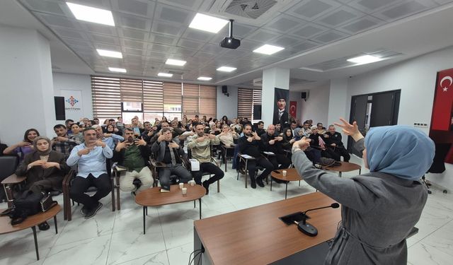 Kamu Çalışanlarına Temel İşaret Dili Eğitimi