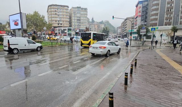 Meteoroloji'den kuvvetli sağanak ve karla karışık yağmur uyarısı