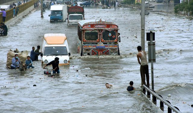 Pakistan'da sel felaketi: 68 can kaybı