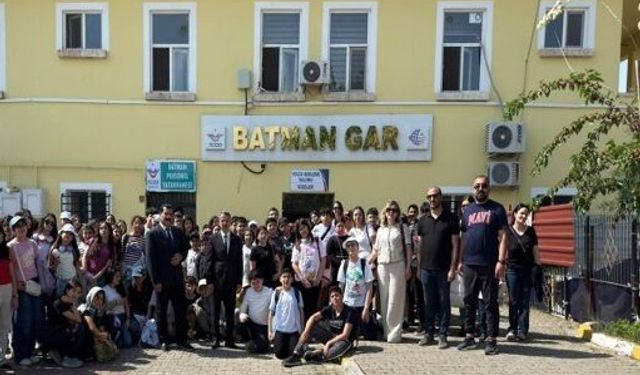 Batman Garı’nda Öğrencilere Demiryolu Emniyeti Eğitimi