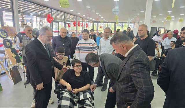 Batman’da Hayal Gücü ve El Emeğiyle Örülen Eserler Sergilendi