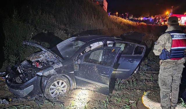 Batman'da şarampole yuvarlanan otomobilde 4 yaralı