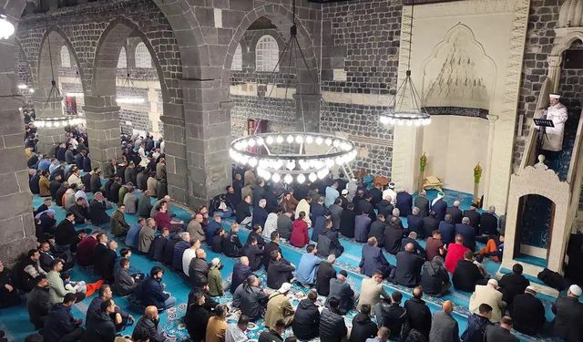 İl il bayram namazı saatleri. Batman'da namaz saat kaçta kılınacak?