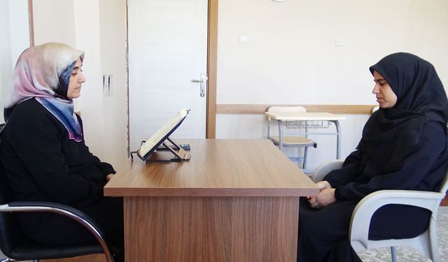 Kâbe'de ettiği dua hayatını değiştirdi: Üniversiteyle birlikte hafız oldu