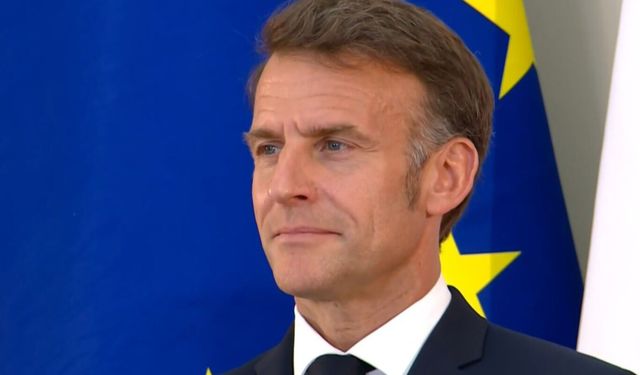 Macron, Pezeşkiyan ile görüştü
