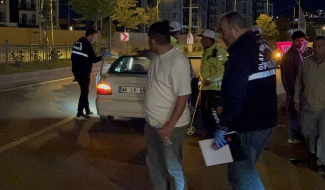 Malatya'da 2 aracın çarptığı yaya hayatını kaybetti