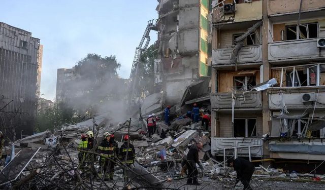 Rusya'dan Kiev'e balistik füze saldırısı: Bir ölü, 21 yaralı