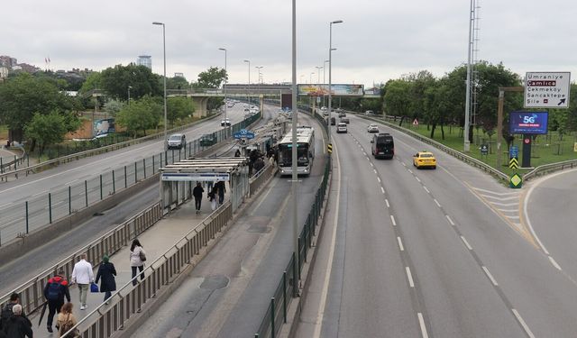 Sabahı beklemediler: Bayram nedeniyle yola çıkanların ardından yollar boşaldı