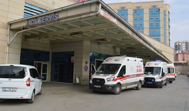Siirt'te apartmandan düşen kadın hayatını kaybetti