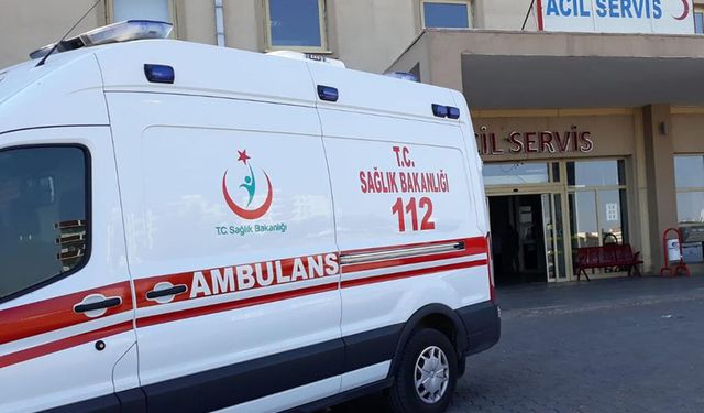 Yağmurda kayganlaşan yolda tur otobüsü kaza yaptı: 16 yaralı