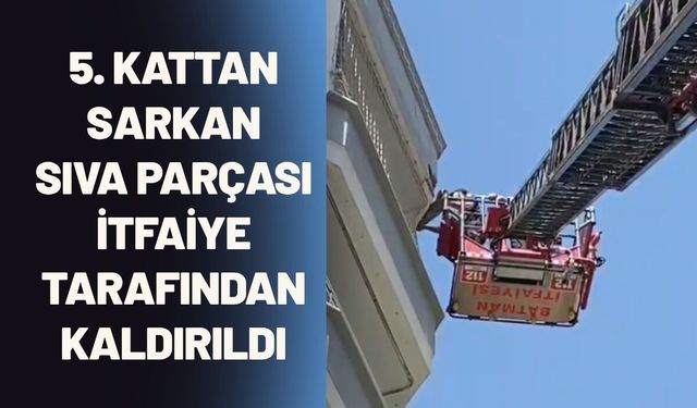 Batman'da 5. Kattan Sarkan Sıva Parçası İtfaiye Tarafından Kaldırıldı