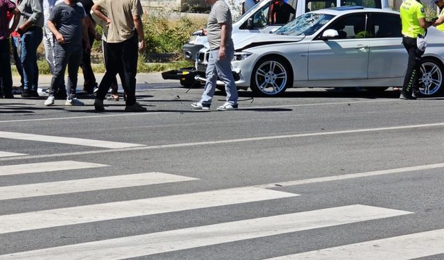 Batman'da lüks otomobil ile motosiklet çarpıştı: 1 yaralı