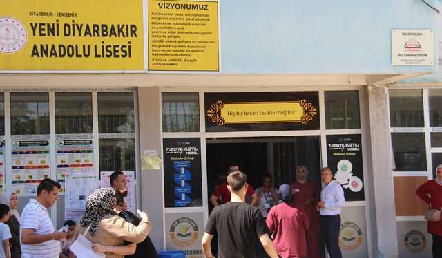 Diyarbakır'da her sınav dönemi aynı sorun: İsim benzerliği öğrencileri mağdur ediyor