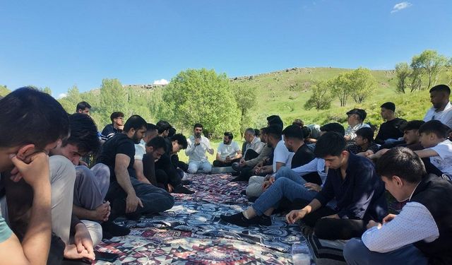 HÜDA PAR Ağrı Gençlik Kolları 'Bahar Etkinlikleri' finalini gerçekleştirdi