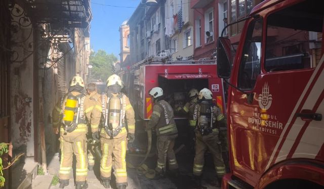 İstanbul'da iş yerinde çıkan yangın söndürüldü